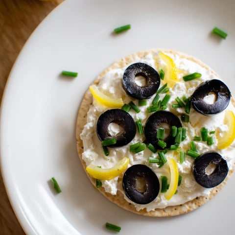 Please provide the desired recipe or recipe name in English. I will then generate the 3 ALT texts as requested.